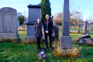 25 12 Chesney Grave 04