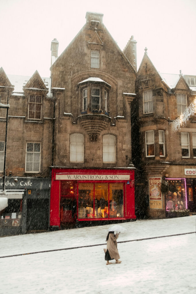 Snow on Cockburn Street Edinburgh